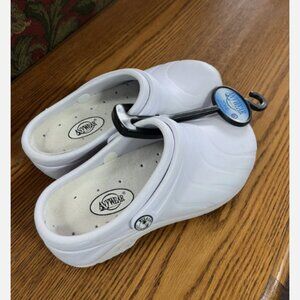 Cherokee Anywear Zone Clogs - White